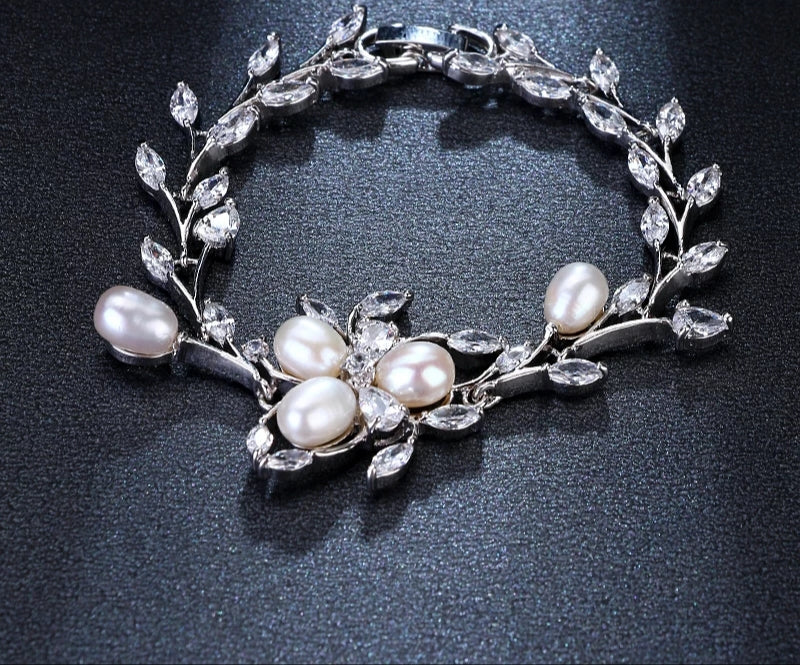 Eloise Pearl Bracelet